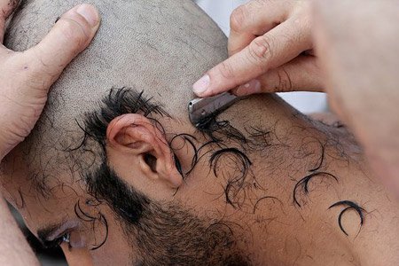 Se Raser la Tête ou Raccourcir les Cheveux